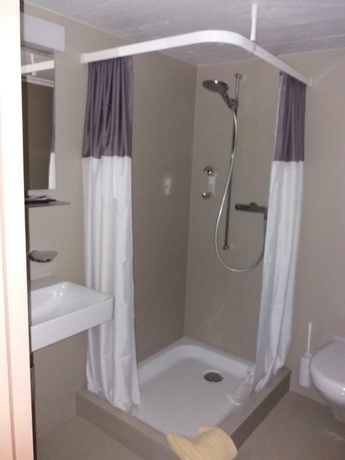 Hotel Garni Frohsinn Uttwil Buitenkant foto